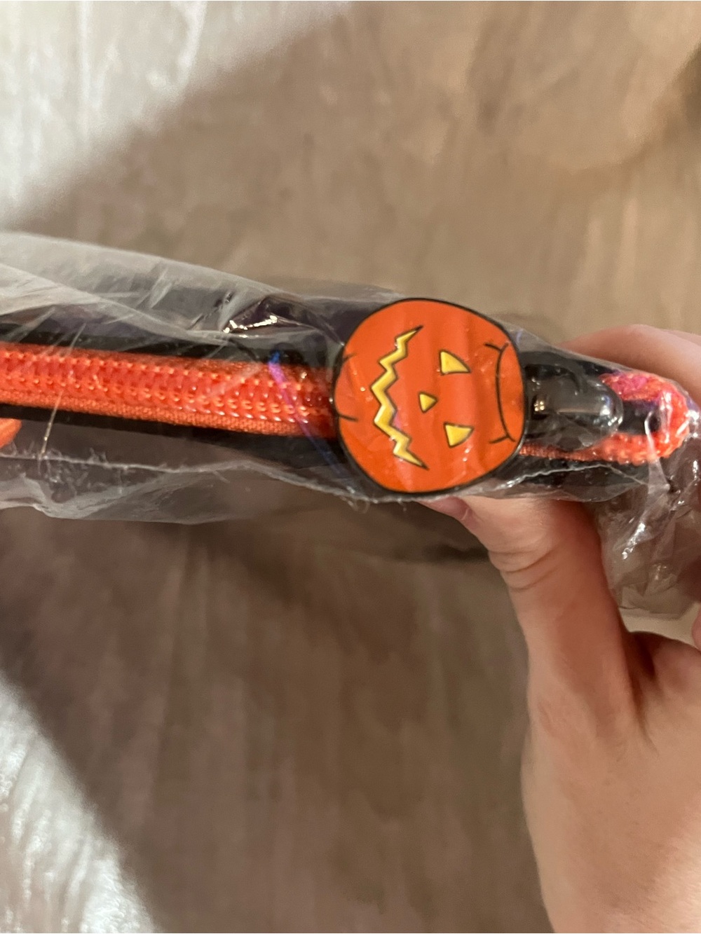 NWT Harveys x Disney Mickey and Friends Bow Clutch - Picture 10 of 10